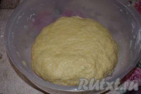  Вымешиваем его буквально 5 минут.