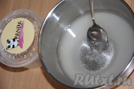 Добавить глюкозный сироп.