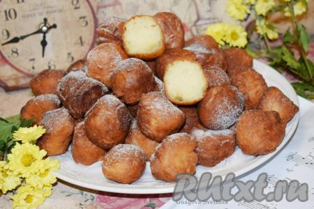 Уверена, попробовав нежные, мягкие творожные пончики, жареные в масле на сковороде, вы точно не разочаруетесь. А ваши дети, как впрочем и взрослые, будут просить вас приготовить это вкуснейшее лакомство снова и снова!