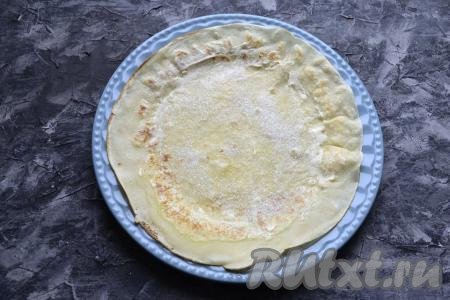 И сразу же посыпать сахаром.