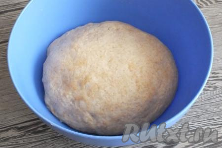 Обомните хорошо тесто.