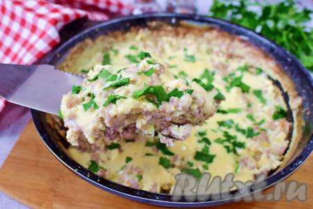 Ароматный, вкусный и сытный омлет с фаршем готов! Угощайтесь!