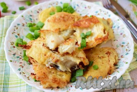 Вкусное, ароматное, сочное филе трески готово. Благодаря кляру, в процессе обжаривания на сковороде на рыбке образуется золотистая, хрустящая корочка, которая делает блюдо очень аппетитным. К столу подаём в горячем виде, дополнив гарниром или овощным салатом.