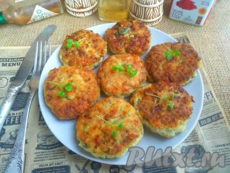 Куриные котлеты с солёными огурцами