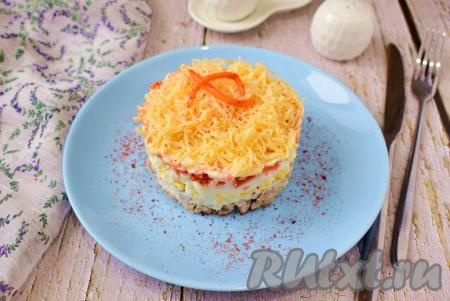 Салат с курицей, корейской морковью и сыром