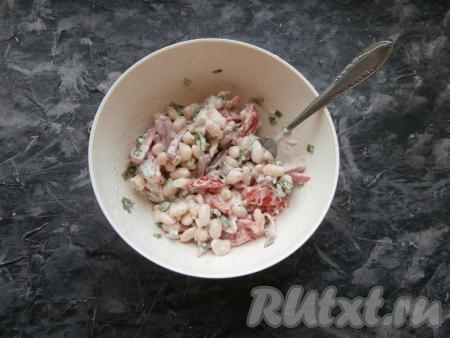 Аккуратно салатик перемешать.