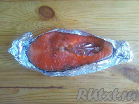 Сформировать лодочку из фольги.