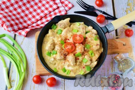 Куриное филе со сливками и сыром на сковороде