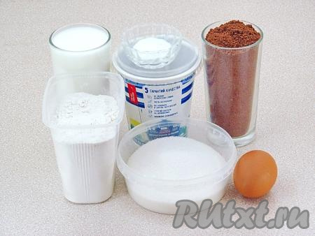 Подготовить все необходимые ингредиенты для приготовления черёмухового торта из молотой черёмухи со сметаной.