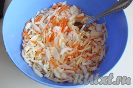 Перемешайте ложкой.