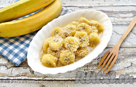 Аппетитное лакомство готово! Наивкуснейшие жареные бананы, покрытые карамелью, подаём к столу, немного остудив.