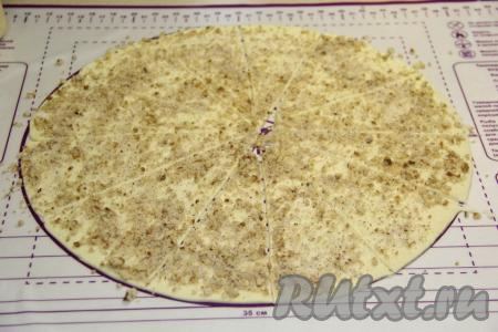 Разрезать каждый круг на&nbsp;12 секторов.