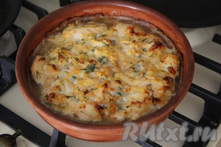 Запекать куриное филе в кефире минут 25 в духовке, разогретой до 200 градусов.&nbsp;