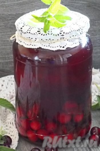 Компот с вишней и мятой на зиму