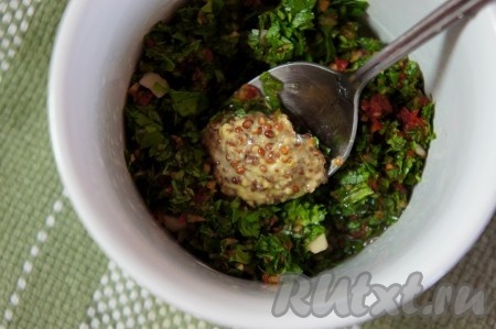 Добавить в соус горчицу и масло, тщательно перемешать. Острый соус к свиному эскалопу готов!