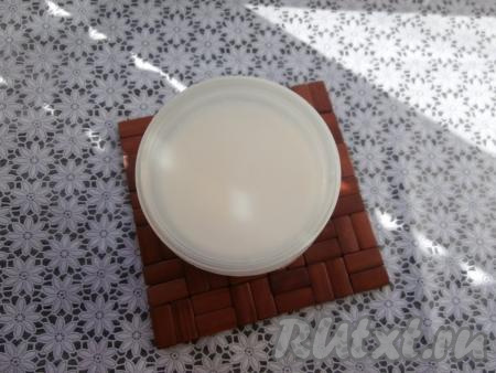 Банку закрыть крышкой.