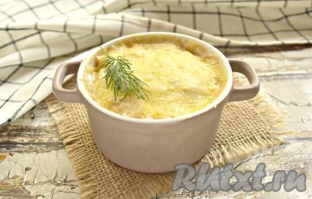 Жульен с&nbsp;шампиньонами&nbsp;и&nbsp;сметаной&nbsp;достаём из духовки и сразу подаём к столу. Уверена, это сочное грибное блюдо понравится многим!