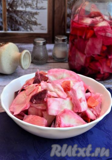 Капуста "Пелюстка", маринованная со свеклой