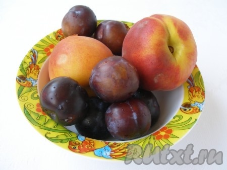 Фрукты вымыть.