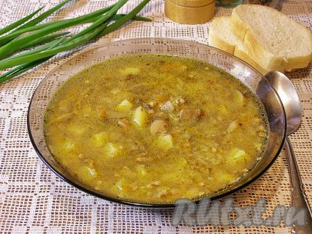 Ароматный, вкусный, сытный постный суп с шампиньонами и гречкой готов. Подавать к столу его лучше всего горячим, добавив, по желанию, в него свежую зелень.