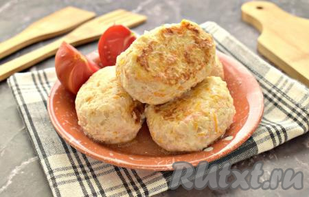 Вкусные, аппетитные, сытные ленивые голубцы, приготовленные с фаршем, капустой и рисом в мультиварке, подаём к столу горячими, дополнив, по желанию, гарниром, свежими овощами или салатом.