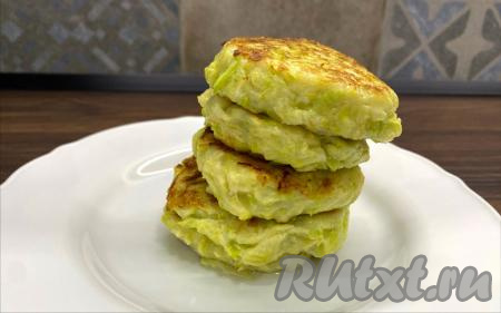 Кабачковые оладьи, приготовленные с добавлением рисовой муки, получаются нежнейшими. Просто, быстро и очень вкусно, попробуйте!