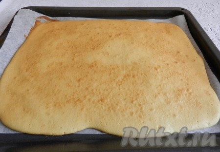 Выпекать корж при 190 градусах 15 минут.