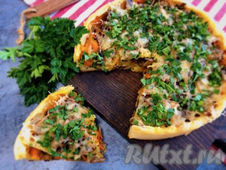 Выпечка получается и сытной, и вкусной, её можно подать к столу не только в будни, но и в праздники.