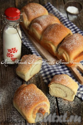 Готовые булочки достать из форм и остудить. Воздушные, ароматные японские булочки "Хоккайдо" можно подать и в горячем виде, и в остывшем -&nbsp; кому как больше нравится.