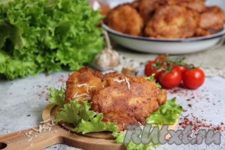 Сочные, нежные крылышки, покрытые аппетитной корочкой, к столу можно подавать и в горячем, и в остывшем виде.