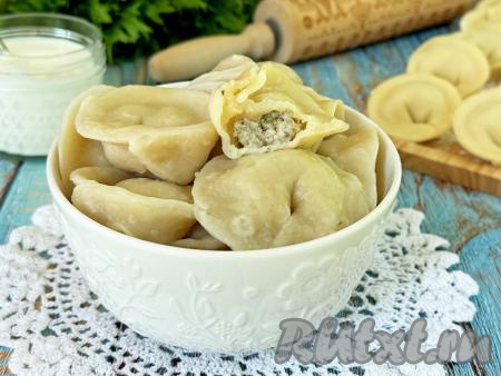 А вот как пельмешек с рыбной начинкой выглядит в разрезе.