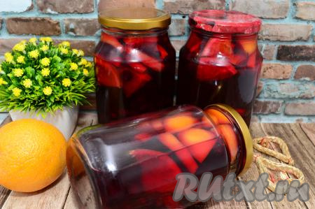 Зимой компот из чёрной смородины с апельсинами порадует вас своим вкусом, яркими красками и приятным ароматом.