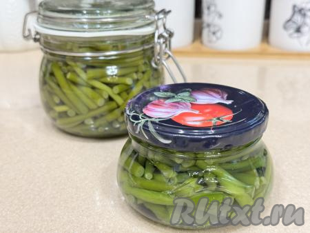 Вот такие баночки с маринованными чесночными стрелками у меня получились.&nbsp;