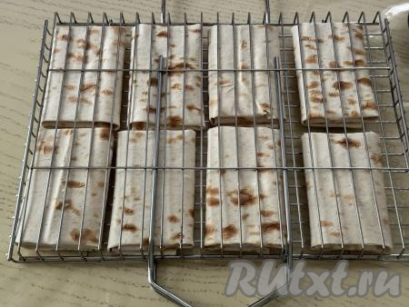 Переложить конвертики на решётку.