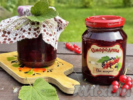 Готовое варенье из красной смородины&nbsp;и черешни хранить в прохладном месте. Зимой это восхитительное варенье порадует вас своим вкусом и напомнит о лете.