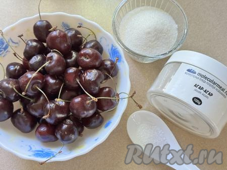 Подготовить продукты для приготовления мармелада из черешни. Черешню можно взять как свежую, так и замороженную.