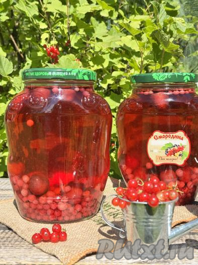 Компот из черешни и красной смородины&nbsp;получается ярким и очень вкусным. Так как этот компот с косточками, хранить его можно не более года.