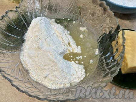 Добавить растительное масло.&nbsp;