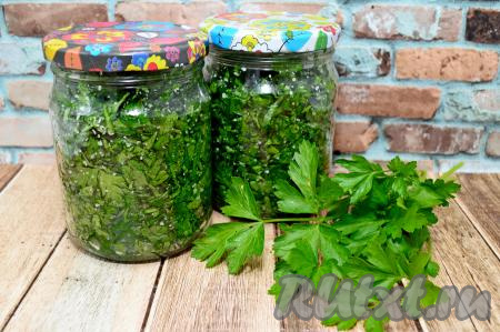 Петрушка с солью в банке на зиму
