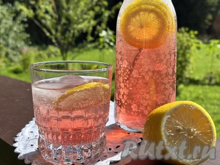 Лимонад из базилика и лимона