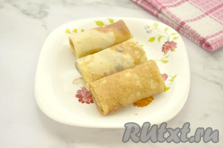 Аналогично фаршируем все блины.