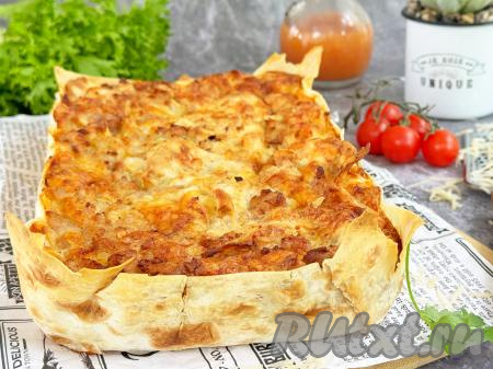 Готовую выпечку достать из духовки, слегка остудить в форме, после этого вынуть из формы.