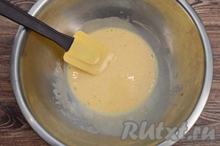 Перемешать смесь майонеза и яйца до однородности.