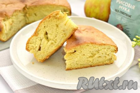 Пирог из рисовой муки с яблоками