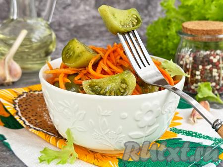 Зелёные помидоры с морковью по-корейски