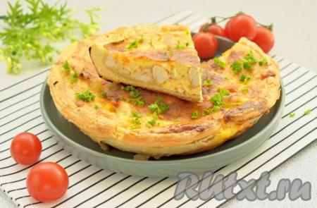 Киш с курицей из слоёного теста