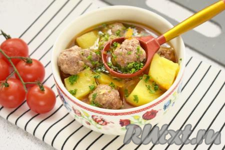 Картошка с фрикадельками в мультиварке