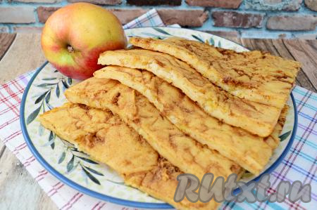 Блины с яблоками в духовке