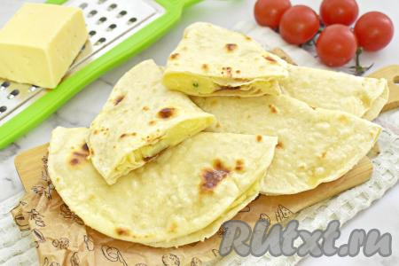 Кыстыбый с картошкой и сыром