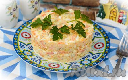 Салат с варёным минтаем и морковью